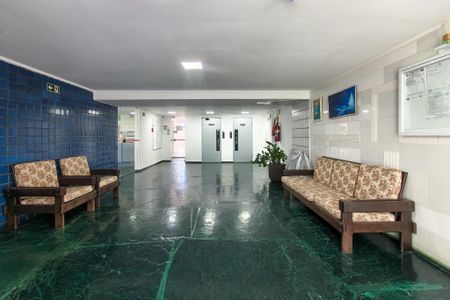 Apartamento para alugar com 240m², 3 quartos e 1 vaga Apartamento para alugar com 240m², 3 quartos e 1 vagaHall de entrada