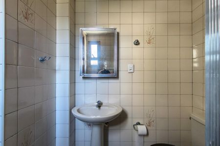 Apartamento para alugar com 240m², 3 quartos e 1 vaga Apartamento para alugar com 240m², 3 quartos e 1 vagaBanheiro da Suíte 1