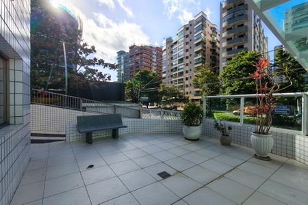 Apartamento para alugar com 240m², 3 quartos e 1 vaga Apartamento para alugar com 240m², 3 quartos e 1 vagaEntrada