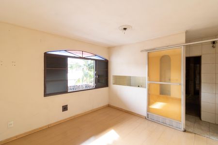 Casa à venda com 2 quartos, 227m² em Teresópolis, Porto Alegre