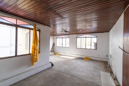 Casa à venda com 2 quartos, 227m² em Teresópolis, Porto Alegre