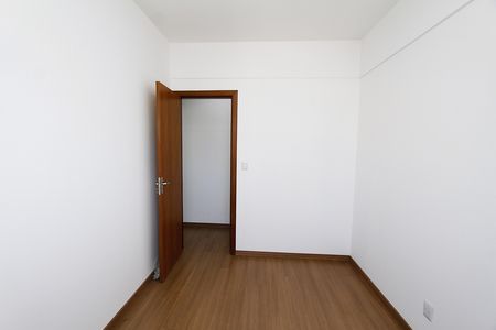Quarto 2 de apartamento para alugar com 3 quartos, 83m² em Buritis, Belo Horizonte