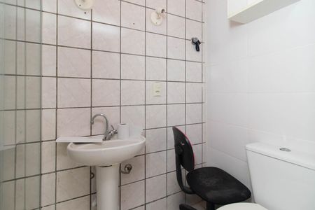 Banheiro de casa de condomínio para alugar com 2 quartos, 150m² em Nonoai, Porto Alegre