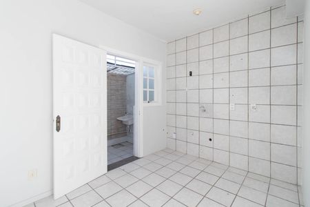 Casa de condomínio para alugar com 150m², 2 quartos e 2 vagas Casa de condomínio para alugar com 150m², 2 quartos e 2 vagasCozinha e Área de Serviço
