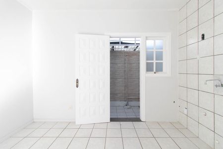 Casa de condomínio para alugar com 150m², 2 quartos e 2 vagas Casa de condomínio para alugar com 150m², 2 quartos e 2 vagasCozinha e Área de Serviço