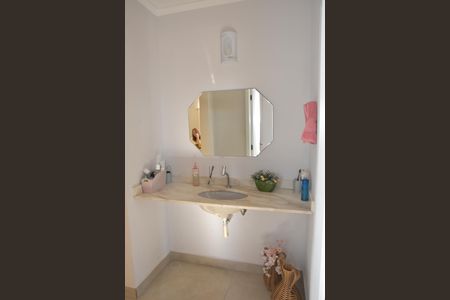 Banheiro Social de apartamento à venda com 3 quartos, 96m² em Vila das Hortencias, Jundiaí