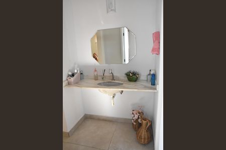 Apartamento à venda com 96m², 3 quartos e 2 vagas Apartamento à venda com 96m², 3 quartos e 2 vagasBanheiro Social
