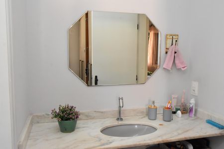 Apartamento à venda com 96m², 3 quartos e 2 vagas Apartamento à venda com 96m², 3 quartos e 2 vagasBanheiro da Suíte