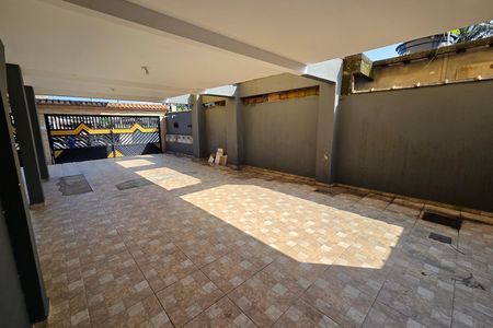 Casa de condomínio para alugar com 60m², 1 quarto e 1 vaga Casa de condomínio para alugar com 60m², 1 quarto e 1 vagaGaragem