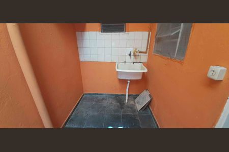 Área de Serviço de casa para alugar com 2 quartos, 60m² em Pestana, Osasco