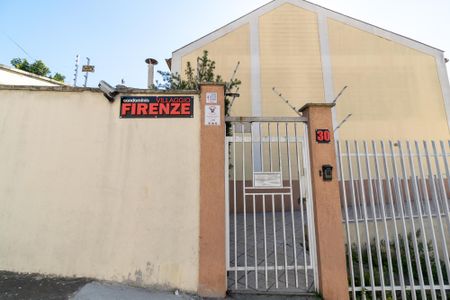 Casa de condomínio à venda com 133m², 3 quartos e 3 vagas Casa de condomínio à venda com 133m², 3 quartos e 3 vagasFachada