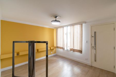 Casa de condomínio à venda com 133m², 3 quartos e 3 vagas Casa de condomínio à venda com 133m², 3 quartos e 3 vagasSala