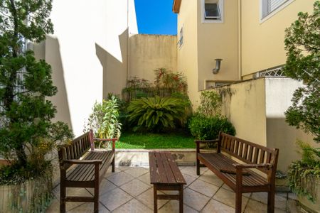 Área comum de casa de condomínio à venda com 3 quartos, 133m² em Vila Fachini, São Paulo