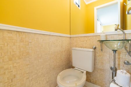 Casa de condomínio à venda com 133m², 3 quartos e 3 vagas Casa de condomínio à venda com 133m², 3 quartos e 3 vagasLavabo