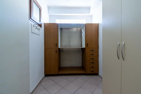 Casa de condomínio à venda com 133m², 3 quartos e 3 vagas Casa de condomínio à venda com 133m², 3 quartos e 3 vagasQuarto de Serviço