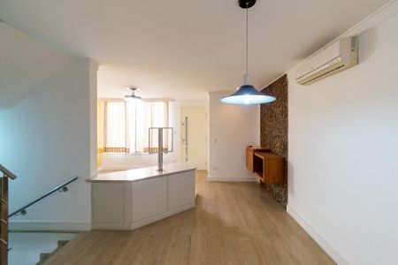 Casa de condomínio à venda com 133m², 3 quartos e 3 vagas Casa de condomínio à venda com 133m², 3 quartos e 3 vagasSala de Jantar