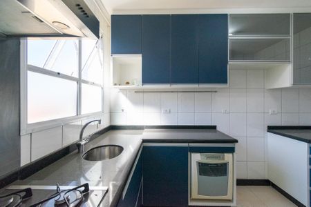 Cozinha de casa de condomínio à venda com 3 quartos, 133m² em Vila Fachini, São Paulo
