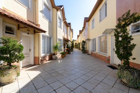Casa de condomínio à venda com 133m², 3 quartos e 3 vagas Casa de condomínio à venda com 133m², 3 quartos e 3 vagasÁrea comum