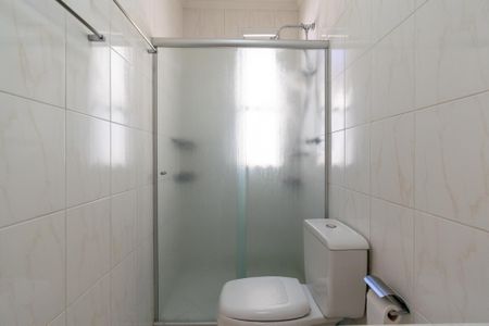 Banheiro da Suíte de casa de condomínio à venda com 3 quartos, 133m² em Vila Fachini, São Paulo