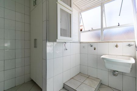 Casa de condomínio à venda com 133m², 3 quartos e 3 vagas Casa de condomínio à venda com 133m², 3 quartos e 3 vagasÁrea de Serviço