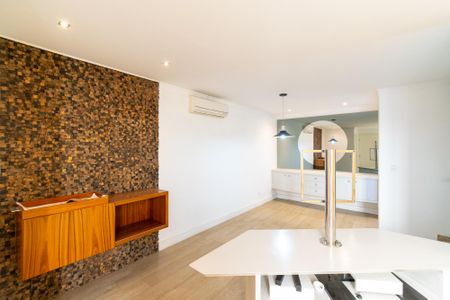 Casa de condomínio à venda com 133m², 3 quartos e 3 vagas Casa de condomínio à venda com 133m², 3 quartos e 3 vagasSala de Jantar
