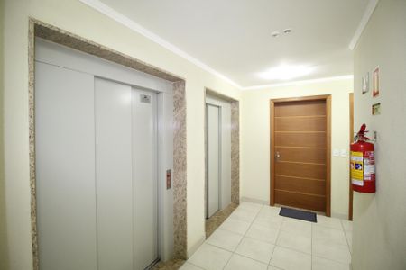 Apartamento para alugar com 74m², 2 quartos e 2 vagasCorredor