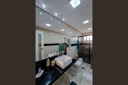 Apartamento à venda com 160m², 4 quartos e 3 vagas Apartamento à venda com 160m², 4 quartos e 3 vagasBanheiro da Suíte