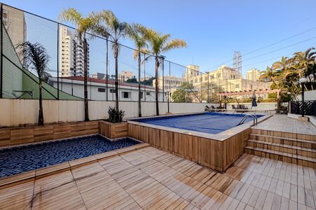 Apartamento à venda com 160m², 4 quartos e 3 vagas Apartamento à venda com 160m², 4 quartos e 3 vagasÁrea comum - Piscina