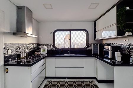 Apartamento à venda com 160m², 4 quartos e 3 vagas Apartamento à venda com 160m², 4 quartos e 3 vagasCozinha