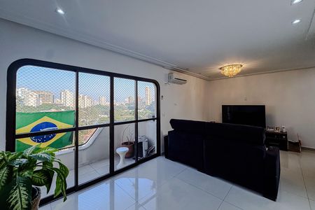 Apartamento à venda com 160m², 4 quartos e 3 vagas Apartamento à venda com 160m², 4 quartos e 3 vagasSala