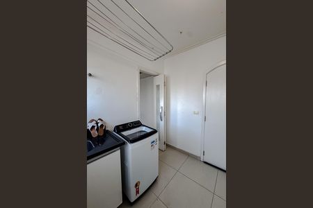 Apartamento à venda com 160m², 4 quartos e 3 vagas Apartamento à venda com 160m², 4 quartos e 3 vagasÁrea de Serviço