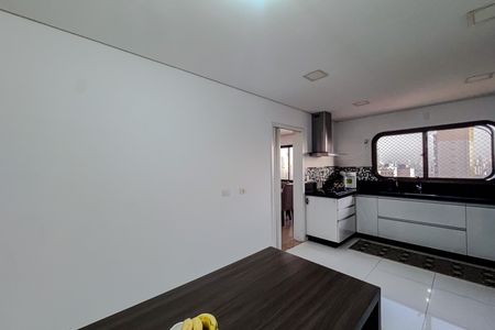 Apartamento à venda com 160m², 4 quartos e 3 vagas Apartamento à venda com 160m², 4 quartos e 3 vagasCozinha