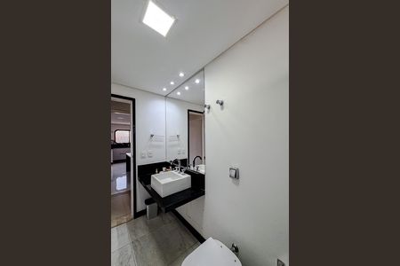 Apartamento à venda com 160m², 4 quartos e 3 vagas Apartamento à venda com 160m², 4 quartos e 3 vagasBanheiro