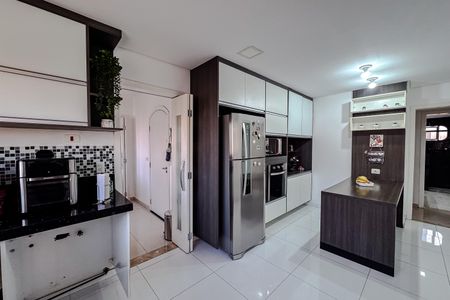 Apartamento à venda com 160m², 4 quartos e 3 vagas Apartamento à venda com 160m², 4 quartos e 3 vagasCozinha