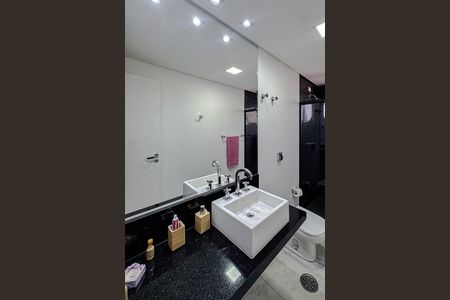 Apartamento à venda com 160m², 4 quartos e 3 vagas Apartamento à venda com 160m², 4 quartos e 3 vagasBanheiro