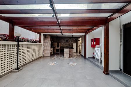 Apartamento à venda com 160m², 4 quartos e 3 vagas Apartamento à venda com 160m², 4 quartos e 3 vagasÁrea comum - Churrasqueira