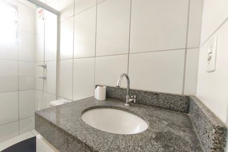 Banheiro de apartamento para alugar com 2 quartos, 45m² em Jardim Nova Europa, Campinas