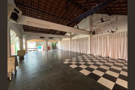 Casa para alugar com 100m², 2 quartos e 1 vagaÁrea comum - Salão de festas