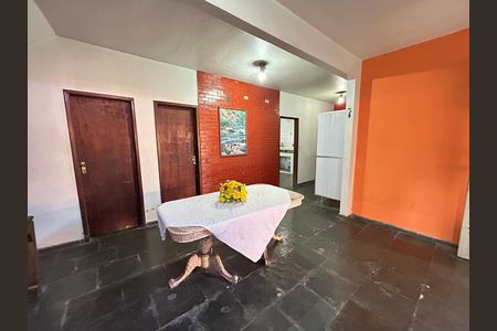 Casa para alugar com 100m², 2 quartos e 1 vagaSala