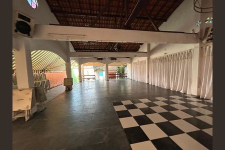 Casa para alugar com 100m², 2 quartos e 1 vagaÁrea comum - Salão de festas