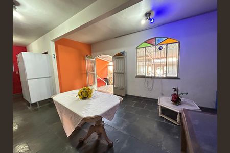 Casa para alugar com 100m², 2 quartos e 1 vagaSala