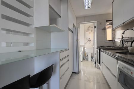 Apartamento à venda com 91m², 3 quartos e 2 vagas Apartamento à venda com 91m², 3 quartos e 2 vagasCozinha e Área de Serviço