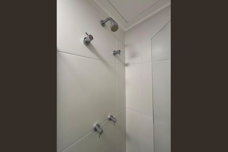 Banheiro de kitnet/studio para alugar com 1 quarto, 20m² em Indianópolis, São Paulo