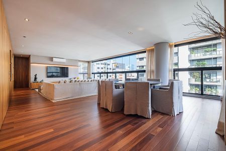 Apartamento à venda com 174m², 4 quartos e 3 vagas Apartamento à venda com 174m², 4 quartos e 3 vagasSala