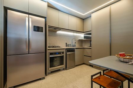 Apartamento à venda com 174m², 4 quartos e 3 vagas Apartamento à venda com 174m², 4 quartos e 3 vagasCozinha