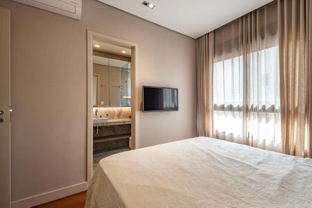 Apartamento à venda com 174m², 4 quartos e 3 vagas Apartamento à venda com 174m², 4 quartos e 3 vagasSuíte 2