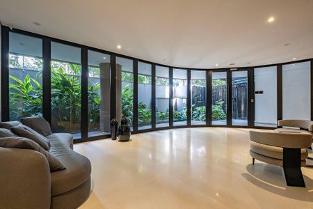 Apartamento à venda com 174m², 4 quartos e 3 vagas Apartamento à venda com 174m², 4 quartos e 3 vagasHall de entrada