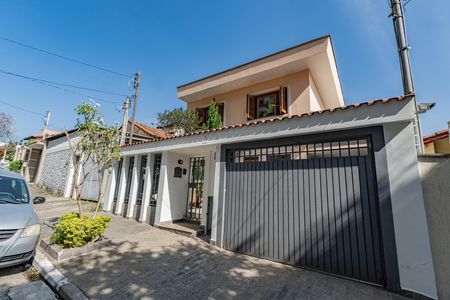 Fachada de casa à venda com 4 quartos, 180m² em Vila Brasilina, São Paulo