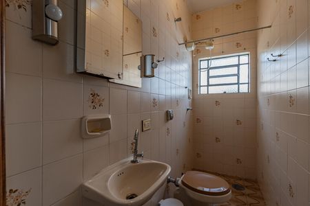 Banheiro da Edicula de casa à venda com 4 quartos, 180m² em Vila Brasilina, São Paulo