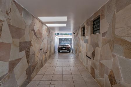 Garagem de casa à venda com 4 quartos, 180m² em Vila Brasilina, São Paulo